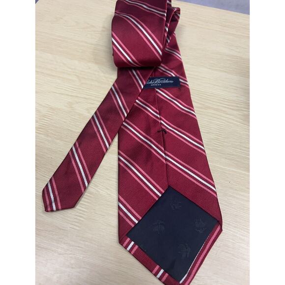 Brooks Brothers Makers Black Label Red White Striped Classic Tie USA Made 58” - Picture 5 of 6